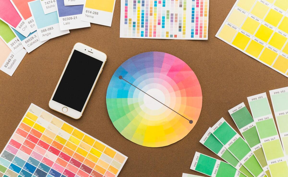 Simple tools for mastering color in scientific figures