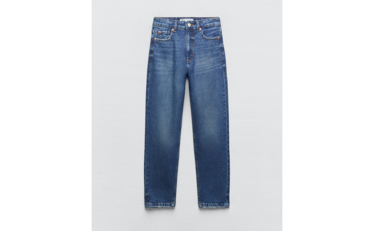 High-waist dark blue jeans.